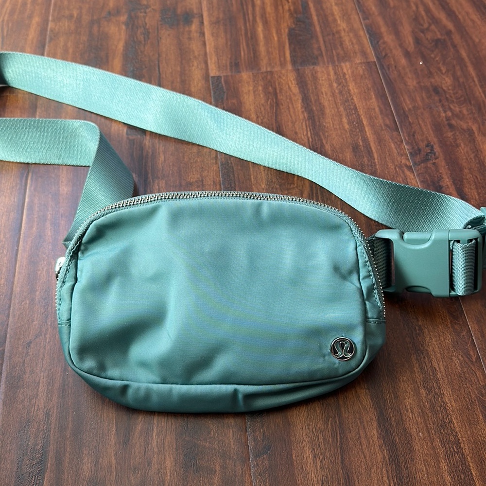 Lululemon Belt Bag 1L- BRAND NEW